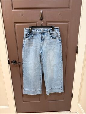 KanCan Light Wash Cropped Wide-Leg Jeans